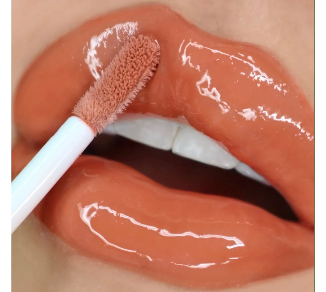 BROWN SUGA- dazzle lipgloss