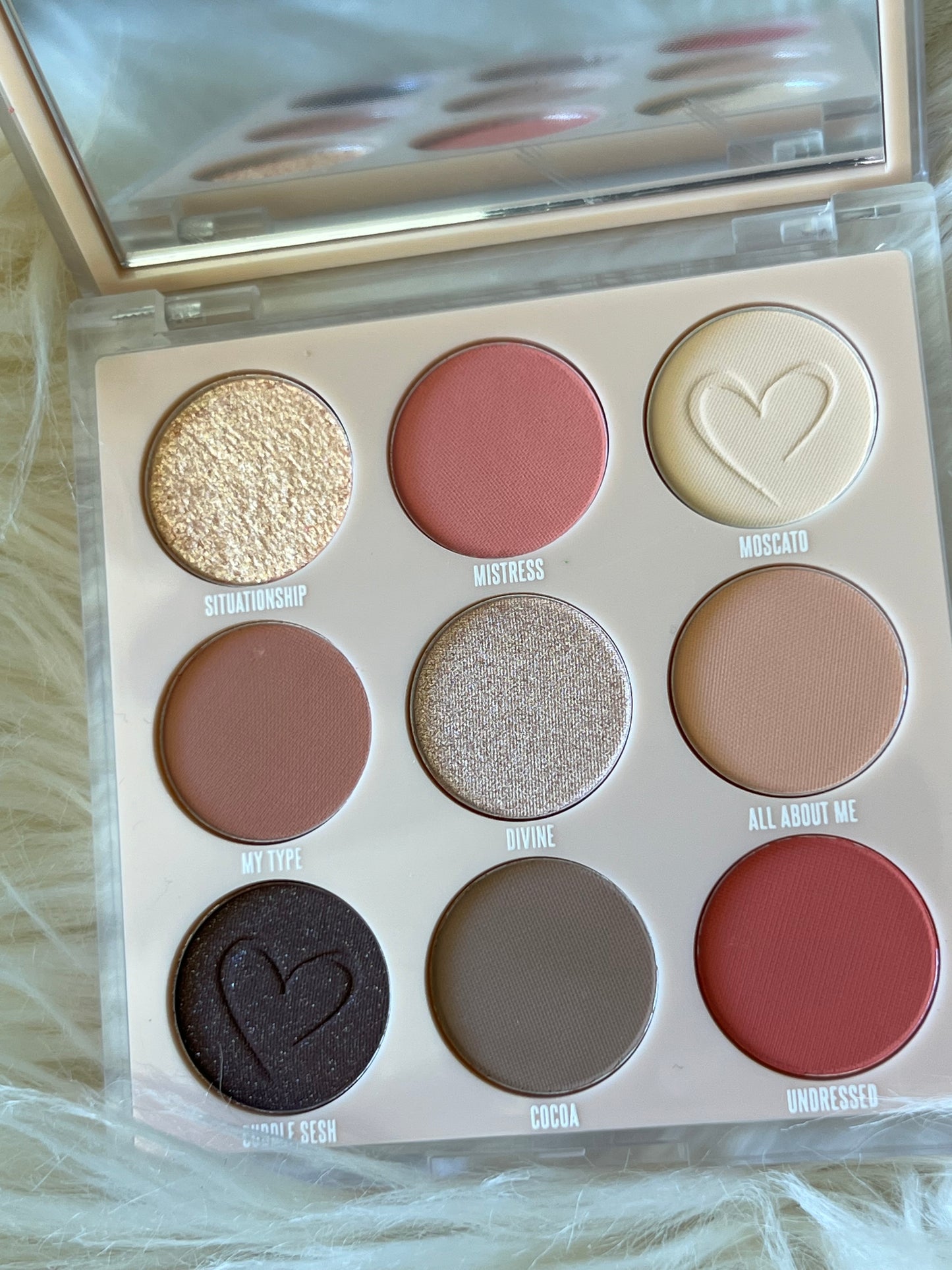 UNSEEN eyeshadow palette